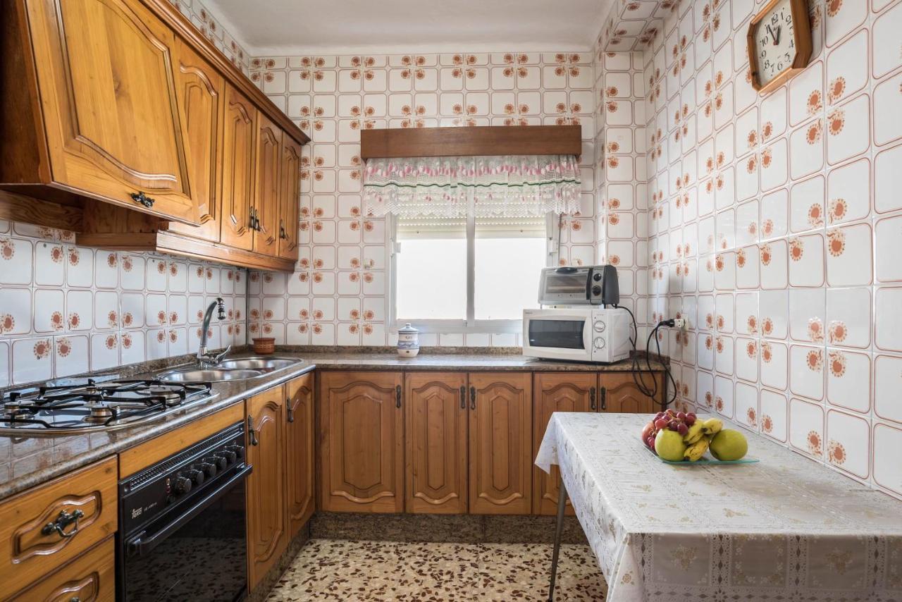 Piso Carmen Solo Familias Apartment โกนิล เด ลาฟรอนเตรา ภายนอก รูปภาพ