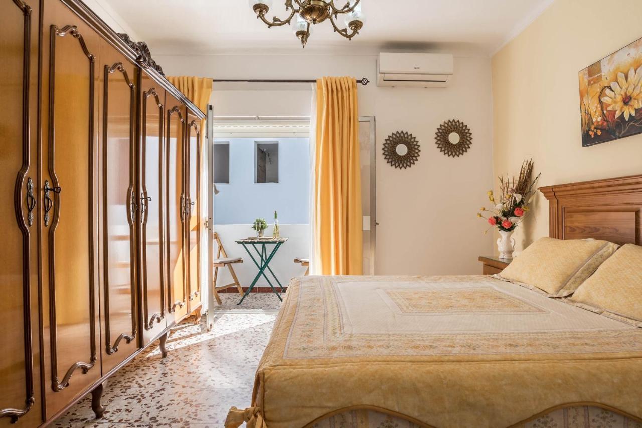 Piso Carmen Solo Familias Apartment โกนิล เด ลาฟรอนเตรา ภายนอก รูปภาพ